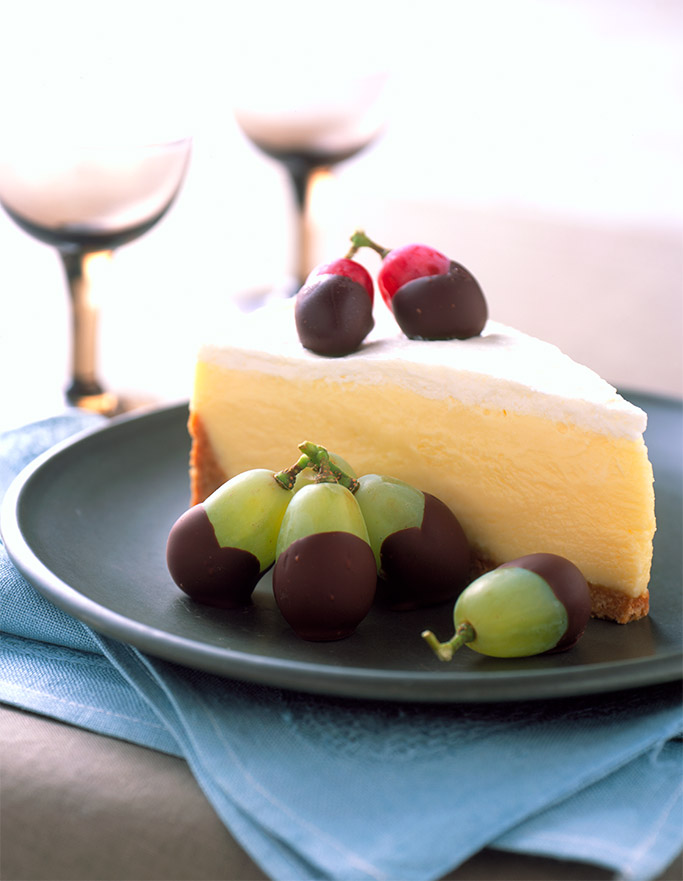 chocolate-dipped-grapes-with-cheesecake