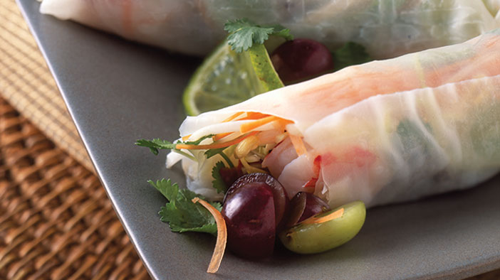 fresh-spring-rolls-with-grapes-shrimp-and-tri-color-nuos-charm