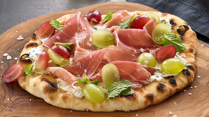 grape-prosciutto-flatbread