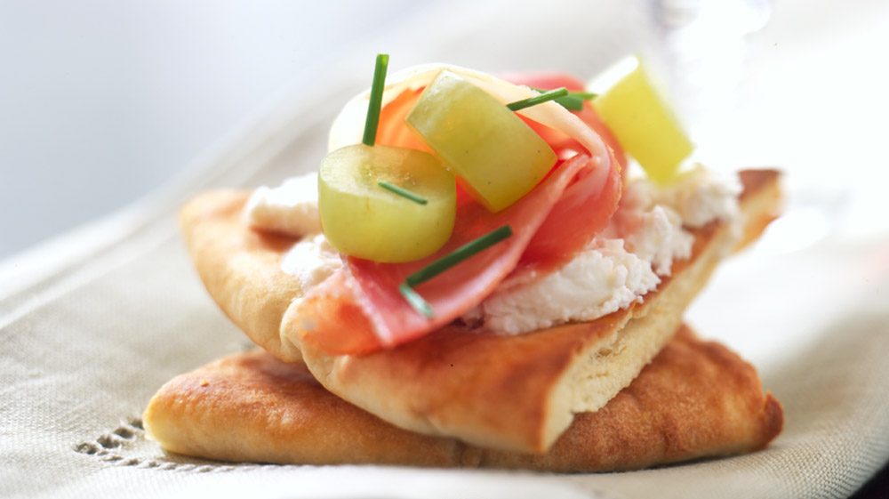 prosciutto-and-pita-triangles