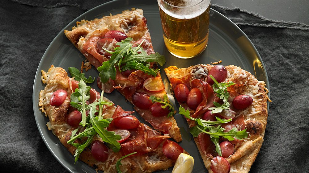 prosciutto_red_grape_and_pecorino_flatbread