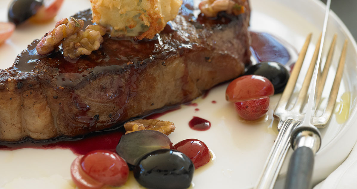 steak and grapes