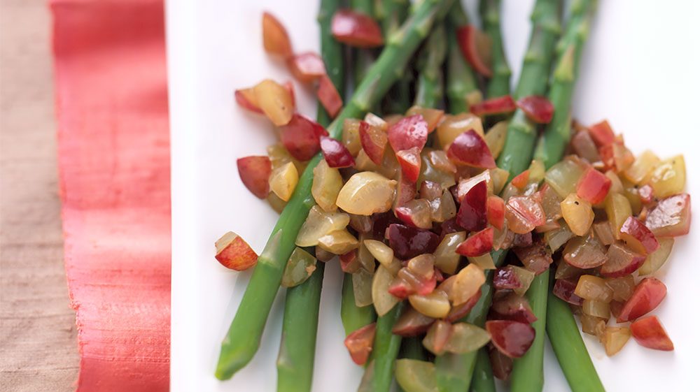 asparagus-with-fresh-grape-relish