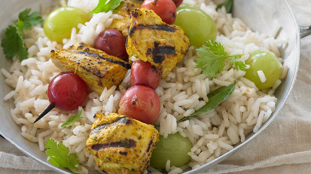 chicken-tandoori-and-california-grape-brochettes