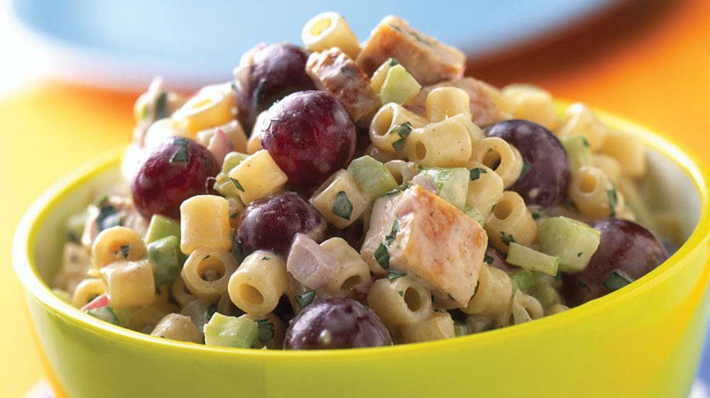 chutney-chicken-pasta-salad-with-red-grapes