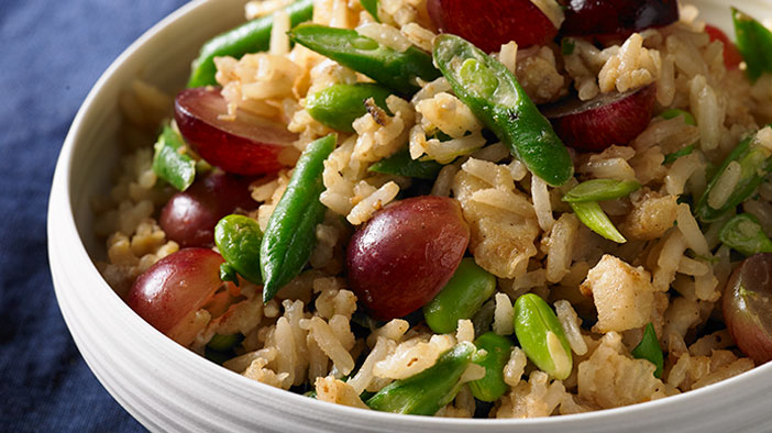 garlic-fried-rice-with-california-grapes